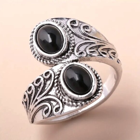 Ring Black Onyx Stone Inlaid SIlver Plated Metal Sz 9 Boho Hippie Wavy Spoon - Picture 2 of 3